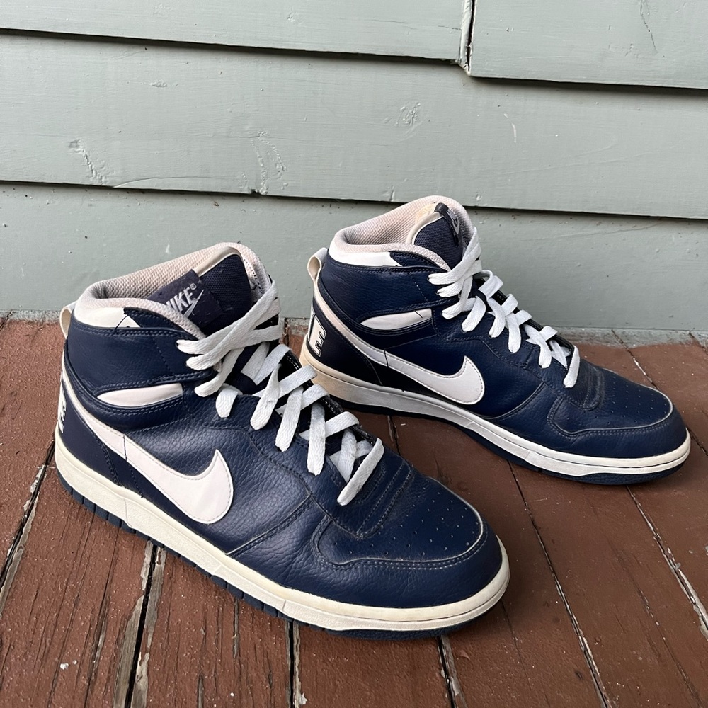 “BIG NIKE” NIKE HIGHTOP SNEAKERS